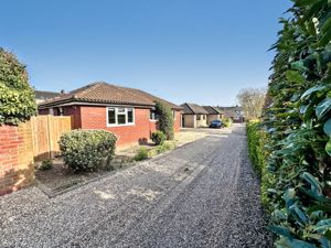 KINGS HEAD COURT- click for photo gallery